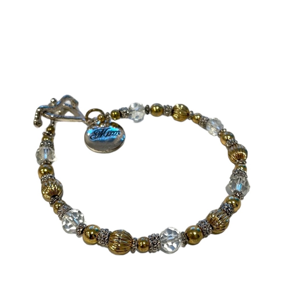 Beaded bracelet with heart hook closure. New